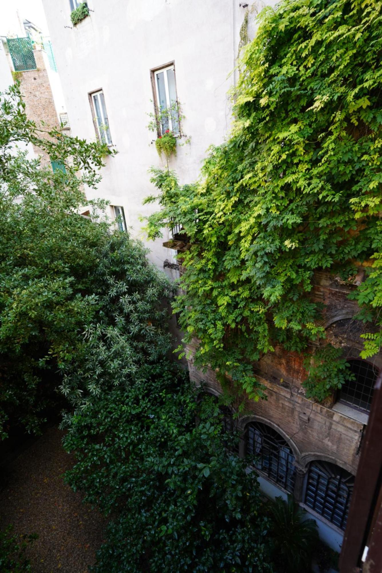 Rome Center, Luxury & History In Via Monserrato Exterior photo